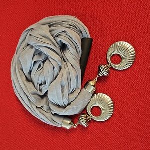 Pendant Scarf gray with silvertone rounded dangle charms NWT accessory gift